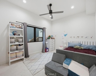 1506 Wollacott Street - Photo Thumbnail 20
