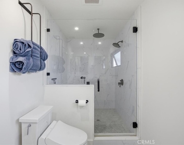 1506 Wollacott Street - Photo Thumbnail 14
