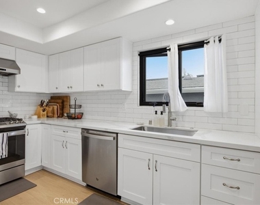 1506 Wollacott Street - Photo Thumbnail 9