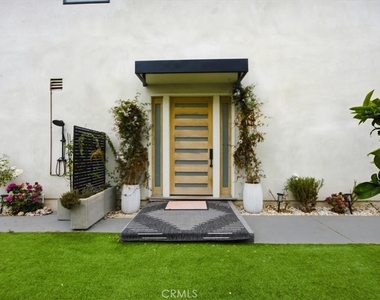 1506 Wollacott Street - Photo Thumbnail 26
