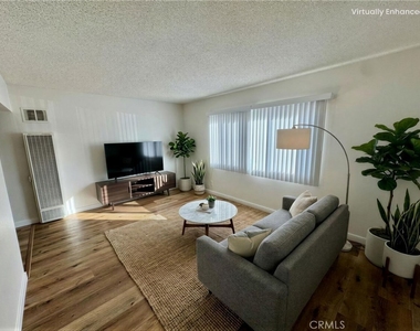 1114 N Mayfair - Photo Thumbnail 2