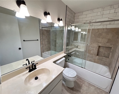 6943 E Shorecrest Drive - Photo Thumbnail 11