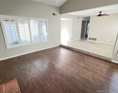 6943 E Shorecrest Drive - Photo Thumbnail 10