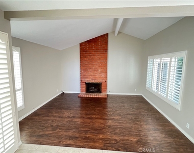 6943 E Shorecrest Drive - Photo Thumbnail 9