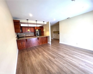 13252 Beach Terrace - Photo Thumbnail 11