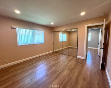 13252 Beach Terrace - Photo Thumbnail 16