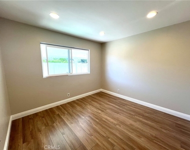 13252 Beach Terrace - Photo Thumbnail 21