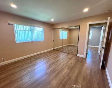 13252 Beach Terrace - Photo Thumbnail 17