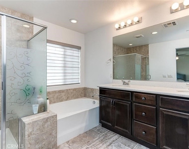 3285 Ledgewood Cir - Photo Thumbnail 17