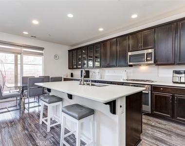 3285 Ledgewood Cir - Photo Thumbnail 10