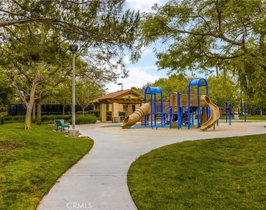 24 Crestline - Photo Thumbnail 31