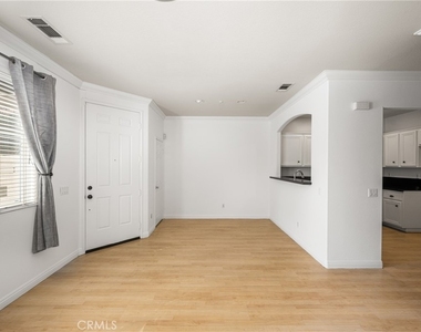 24 Crestline - Photo Thumbnail 9