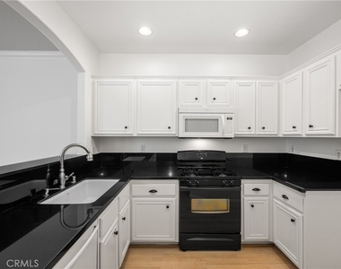 24 Crestline - Photo Thumbnail 13