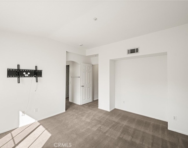 24 Crestline - Photo Thumbnail 20