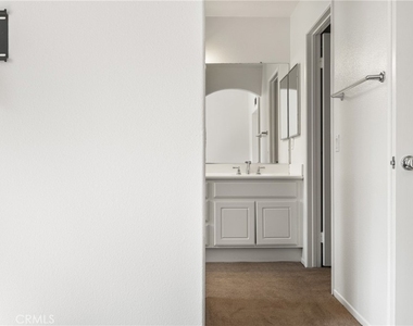24 Crestline - Photo Thumbnail 21