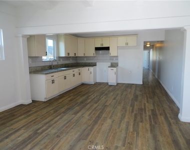 6506 Denver Ave. - Photo Thumbnail 2