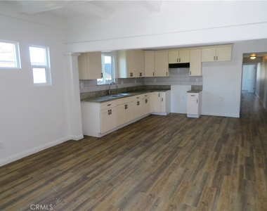 6506 Denver Ave. - Photo Thumbnail 1