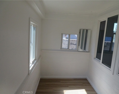 6506 Denver Ave. - Photo Thumbnail 5
