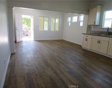 6506 Denver Ave. - Photo Thumbnail 4
