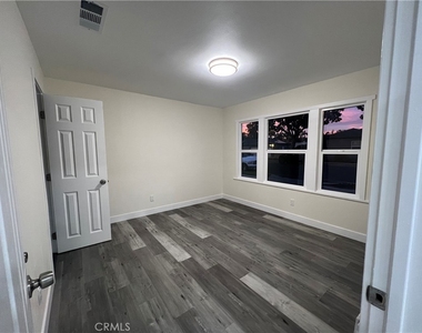 600 W Wilshire - Photo Thumbnail 7