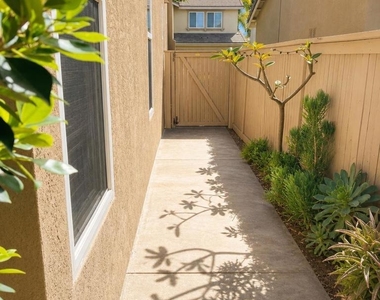 1564 Prescott Drive - Photo Thumbnail 15