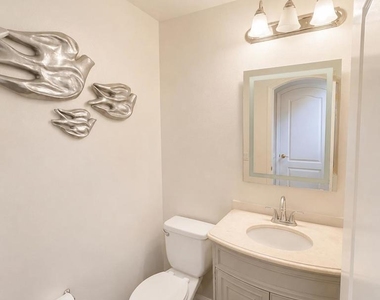 1564 Prescott Drive - Photo Thumbnail 7