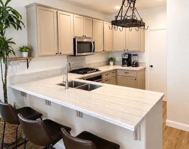 1564 Prescott Drive - Photo Thumbnail 2