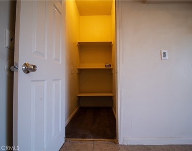 4529 S Vermont - Photo Thumbnail 5