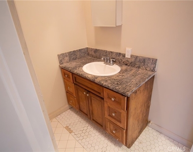 4529 S Vermont - Photo Thumbnail 7