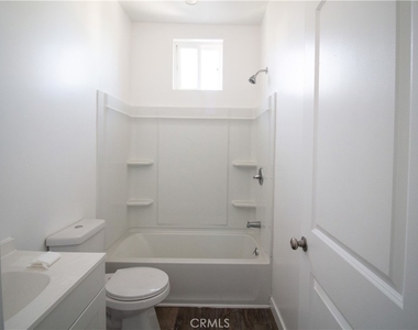 1112 Elden Ave - Photo Thumbnail 4