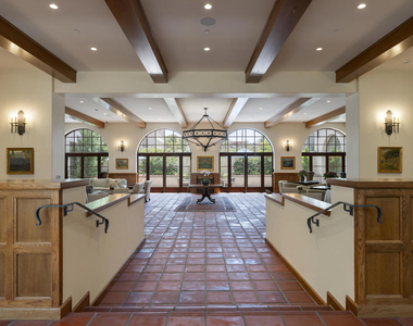 88 N Oakland Avenue - Photo Thumbnail 11