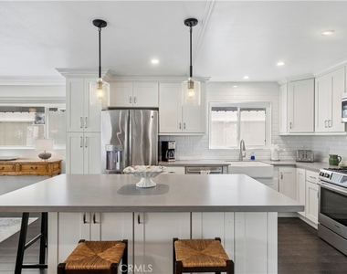 618 Acacia - Photo Thumbnail 4