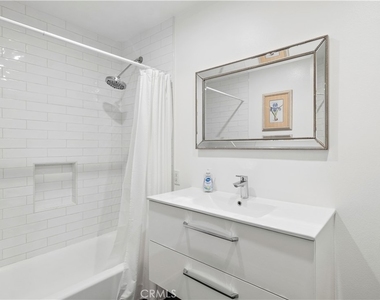 618 Acacia - Photo Thumbnail 9