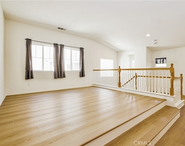 25088 Cypress St - Photo Thumbnail 7