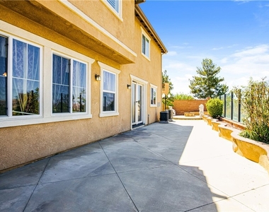 25088 Cypress St - Photo Thumbnail 17