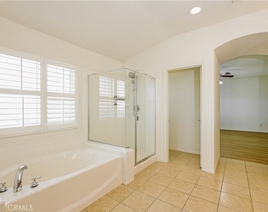 25088 Cypress St - Photo Thumbnail 10