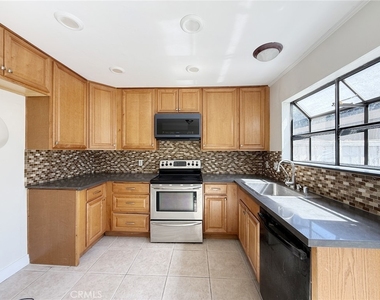 231 Springview - Photo Thumbnail 6