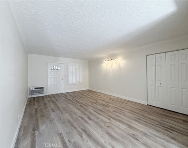 231 Springview - Photo Thumbnail 3