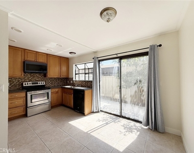 231 Springview - Photo Thumbnail 4