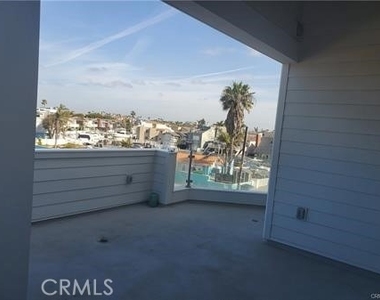 16741 Pacific Coast - Photo Thumbnail 27