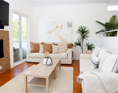 161 Ruby Street - Photo Thumbnail 2