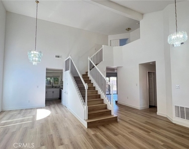 26062 Reynolds - Photo Thumbnail 2