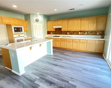 6521 Thistledown Street - Photo Thumbnail 9
