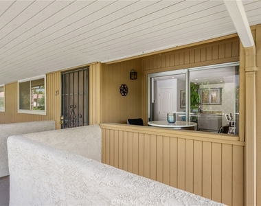 510 N Villa Court - Photo Thumbnail 1