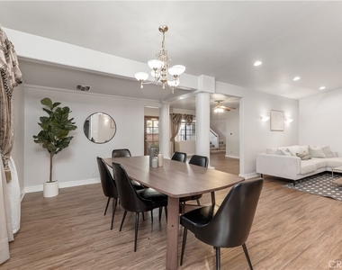 9348 Tujunga Canyon - Photo Thumbnail 12