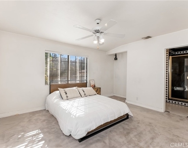 9348 Tujunga Canyon - Photo Thumbnail 22