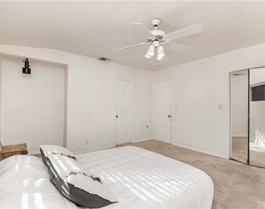 9348 Tujunga Canyon - Photo Thumbnail 23