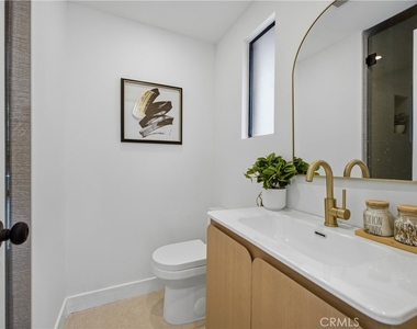 6845 Aura Avenue - Photo Thumbnail 19