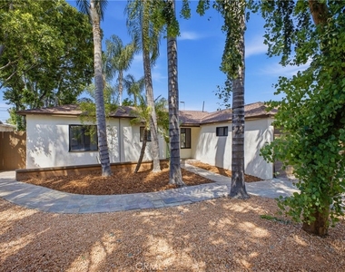 6845 Aura Avenue - Photo Thumbnail 2