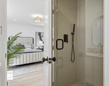 6845 Aura Avenue - Photo Thumbnail 20